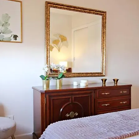 Sunny Tarajales Membrillosuites Collection Daire *