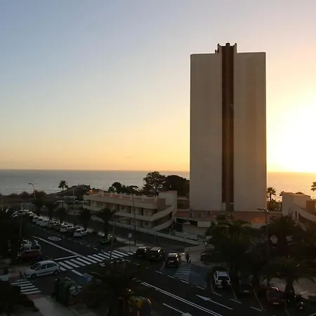 Soleado Y Flamante En Cristianos De Membrillosuites Los Cristianos (Tenerife)