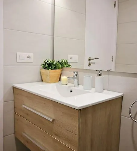 Sunny Tarajales Membrillosuites Collection Apartment *